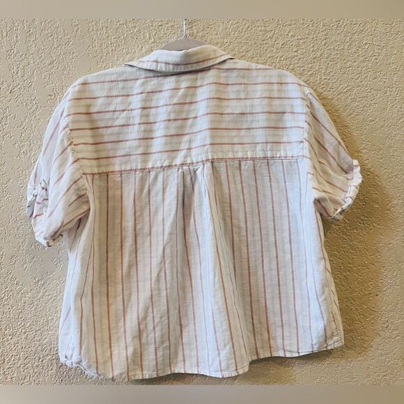 Every Cropped Blouse Sz M White Tan Stripes V-neck Cuffed Sleeves - Picture 2 of 6